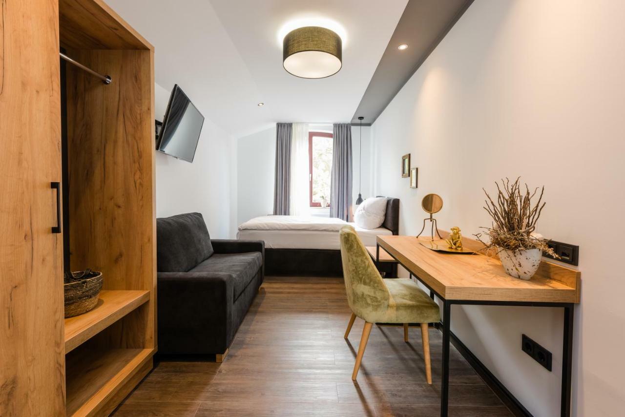 360 Grad Hotel & Bar Лер Екстериор снимка